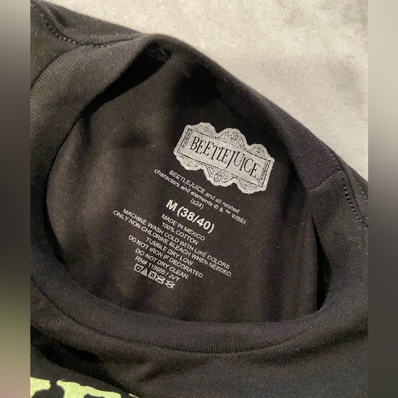 NWT Beetlejuice Size M Black Cotton Crew Neck Tee Shirt Graphic Logo Keaton - Picture 8 of 11